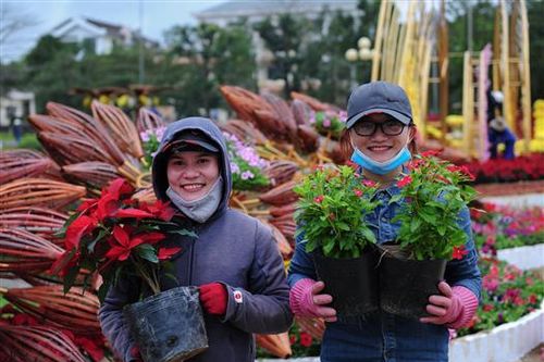 Phóng sự ảnh: Đón Tết thời COVID-19