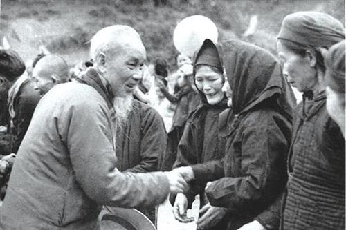 Pác Bó - 'Nhớ thương hòn đất ấm hơi Người…'