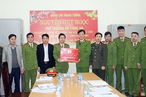 Thứ trưởng Nguyễn Duy Ngọc kiểm tra công tác Công an xã