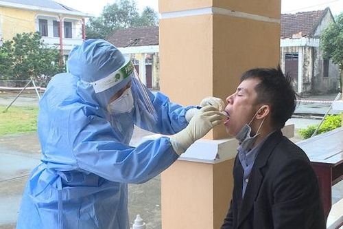F1 của bệnh nhân 2002 ở Quảng Bình có kết quả âm tính lần 1