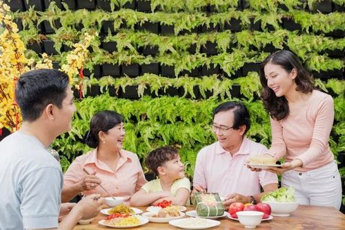 Mỡ máu tăng cao, dễ đột quỵ vì ăn uống nhiều dịp tết