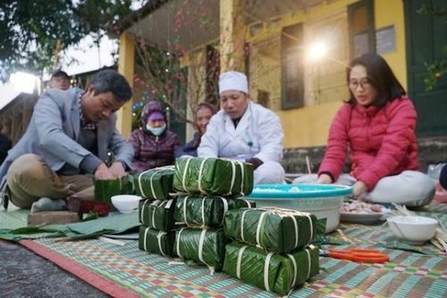 Nồi bánh chưng đỏ lửa và cái Tết ấm áp nghĩa tình ở Trại phong Quả Cảm