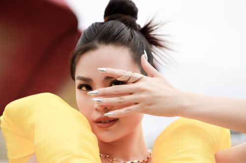 Á hậu Diễm Trang: 'Chồng cho tôi nhiều năng lượng tích cực'