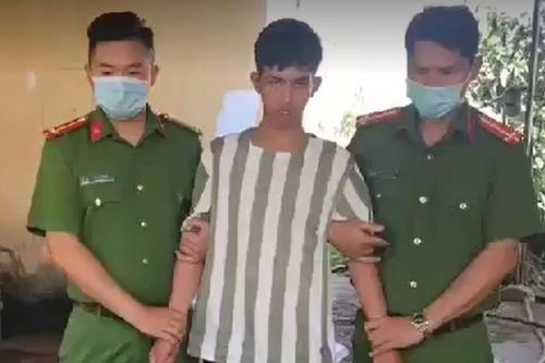Trộm xe máy bán lấy tiền chuộc CMND
