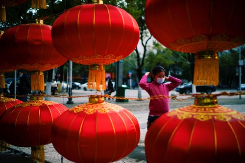 Người Trung Quốc ăn Tết tại nhà, dịch vụ kèm theo bùng nổ
