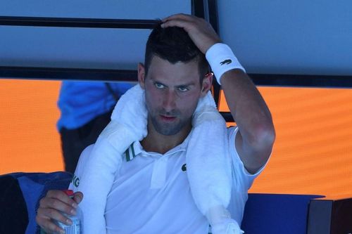 Djokovic cáu gắt trong trận thắng vòng 2 Australian Open
