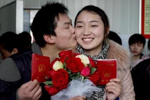Giới trẻ Trung Quốc cố gắng cưới đúng Valentine