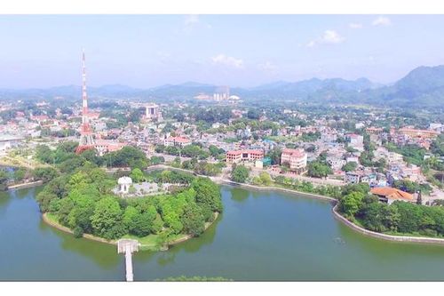 Dáng Xuân trên vùng chiến khu xưa