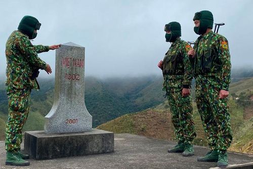 Đồn là nhà, biên giới là quê hương