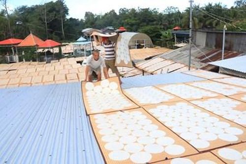 Làng nghề bánh phồng Phú Mỹ vào xuân