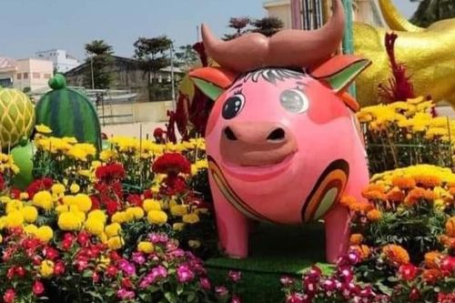 Chết cười với cách tạo hình linh vật Tết khó đỡ