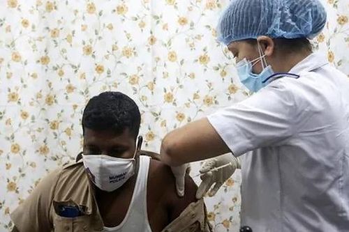 Myanmar gặp khó khi chống dịch, Đan Mạch và Thụy Điển sắp có 'hộ chiếu vaccine'