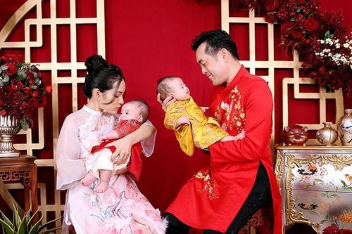 Bộ ảnh ngập tràn sắc Xuân của Dương Khắc Linh - Sara Lưu bên hai thiên thần nhỏ
