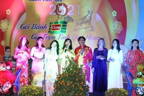 Rộn ràng không khí Tết cổ truyền của cộng đồng người Việt Nam tại Vientiane, Lào