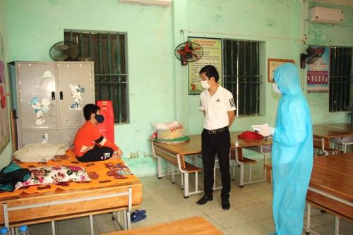 15 học sinh Tiểu học Xuân Phương được về nhà cách ly