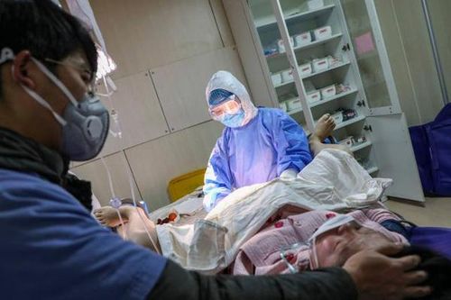 Bác sĩ chẩn đoán sai, mẹ sốc trong lần đầu gặp con