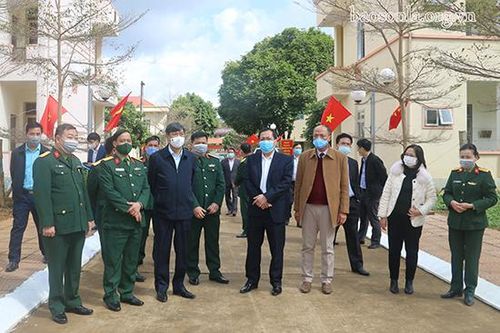 Đồng chí Bí thư Tỉnh ủy kiểm tra công tác phòng, chống COVID-19 và thăm, chúc Tết tại một số đơn vị, địa phương ở Thành phố