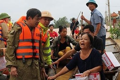 Tết yêu thương nơi tâm lũ đi qua