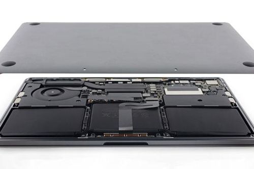 Apple thay thế miễn phí pin lỗi khiến MacBook Pro không thể sạc quá 1%