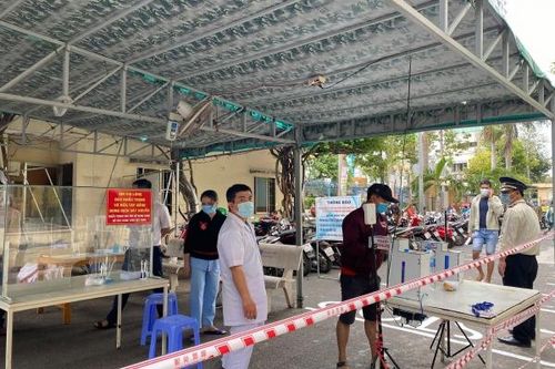TP Đà Lạt: Xử phạt nhiều người không đeo khẩu trang nơi công cộng