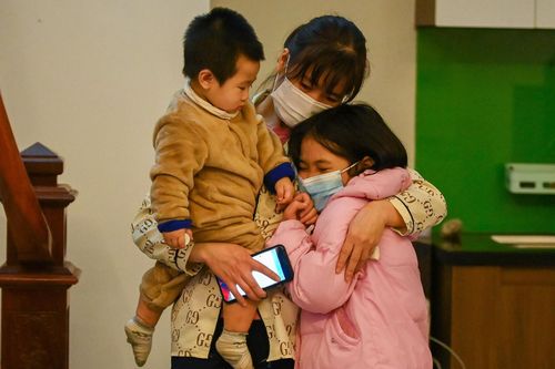 15 học sinh trường Tiểu học Xuân Phương được về cách ly tại nhà