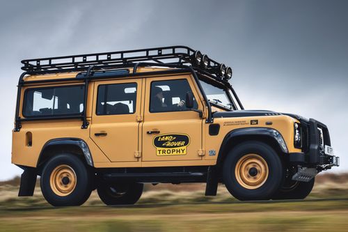 Land Rover Defender Work V8 Trophy, SUV off-road giá gần 270.000 USD