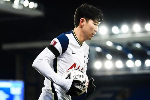 Son Heung-min châm ngòi cho 4 bàn thắng của Tottenham