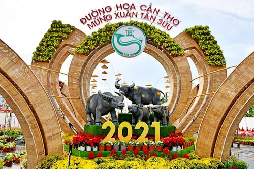 Đường hoa lớn nhất miền Tây bế mạc vào tối 30 Tết