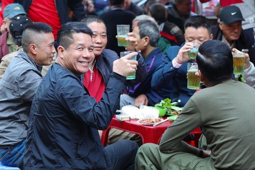 Không khí chiều 30 Tết từ nhà ra phố