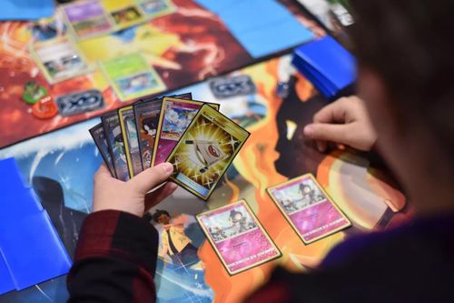 Thẻ Pokemon khan hiếm, giá đắt ngang 9 đồng Bitcoin