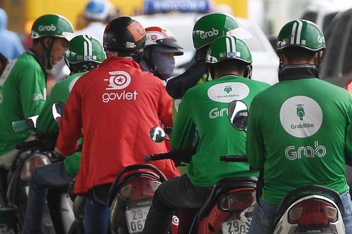 Xe công nghệ thu thêm phụ phí Tết