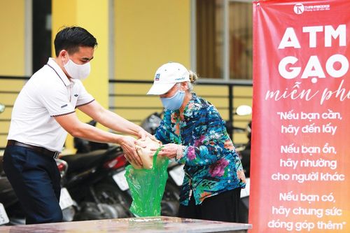 Thành lũy tình người