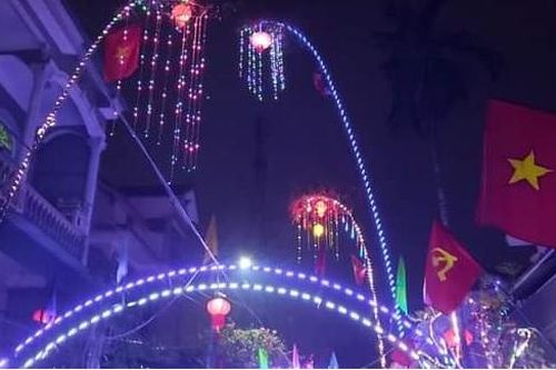 Cây nêu công nghệ ngày Tết
