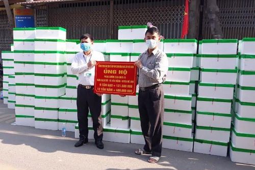 Huyện Mê Linh: Hỗ trợ thực phẩm dịp Tết cho người dân vùng dịch Covid-19