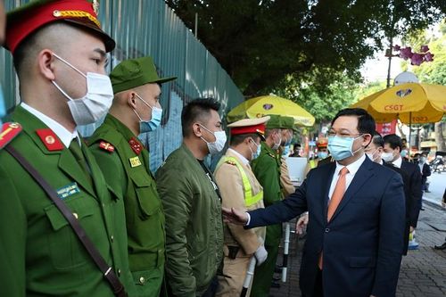 Bí thư Thành ủy Vương Đình Huệ: Bảo đảm an ninh, trật tự để nhân dân Thủ đô đón Tết an toàn, bình yên