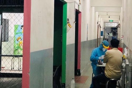 TP.HCM: Mở rộng xét nghiệm tầm soát cho toàn bộ nhân viên BV Mắt và BV Quận Tân Bình