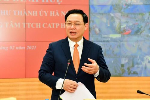 Bí thư Thành ủy Hà Nội thăm Trung tâm thông tin chỉ huy Công an TP, cảnh sát 141