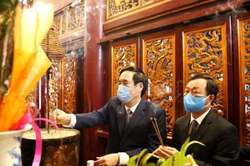 Phú Thọ: Dâng hương tưởng niệm, tri ân công đức các Vua Hùng