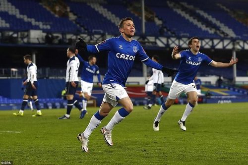 Everton đá bay Tottenham khỏi FA sau màn rượt đuổi 'điên rồ'