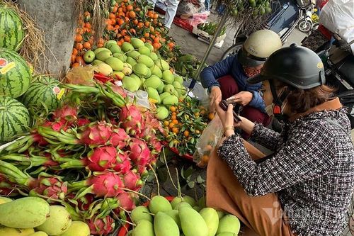 Nói thật chiều 30 Tết, lý do nhà giàu Việt kiêng chọn trái cây ngoại thờ Tết