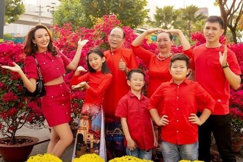 Hoa hậu Ngọc Diễm, Á hậu Thanh Uyên đón Tết bên người thân
