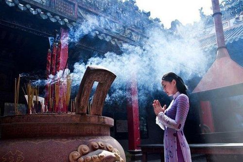 8 điều tuyệt đối kiêng kỵ khi đi lễ chùa mùng 1 Tết