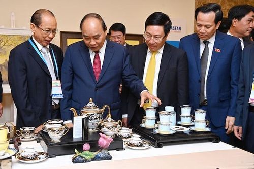 Doanh nhân Lý Ngọc Minh: Nâng tầm thương hiệu gốm sứ Việt Nam