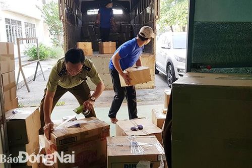 Xử lý hơn 2 ngàn sản phẩm mỹ phẩm 'hết date' bị tẩy xóa, sửa chữa lại hạn sử dụng