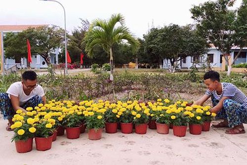 Tổ chức 'Vui xuân đón Tết' cho cán bộ, chiến sĩ đang làm nhiệm vụ