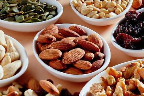 Chuyên gia dinh dưỡng chia sẻ điều ít biết về các loại hạt sử dụng phổ biến ngày Tết