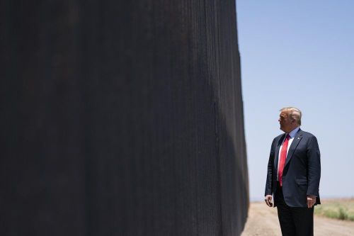 Tổng thống Biden cắt tiền xây tường biên giới của ông Trump