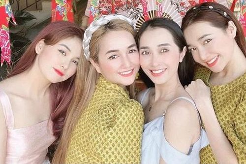 Nhã Phương cùng chị em đón Tết ở Đắk Lắk