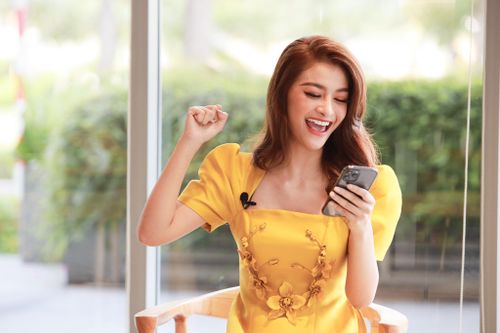 Á hậu Kiều Loan rap 'Một cú lừa' mừng năm mới