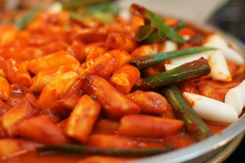 Sau kim chi, dân mạng Hàn - Trung lại tranh cãi về bánh gạo